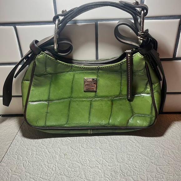 Dooney & Bourke Croc Embossed Hobo. Green!! Gorgeous . VGC  Excellent Condition - Picture 4 of 15